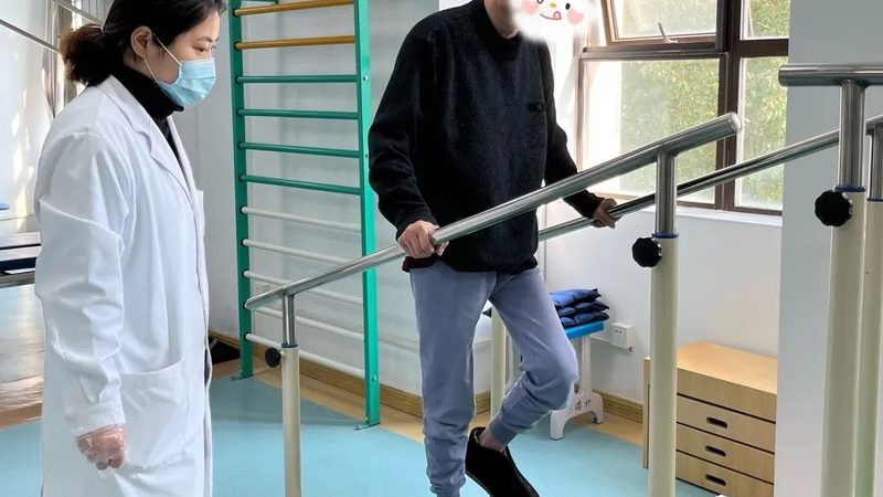 准备材料：申请人需准备以下材料：