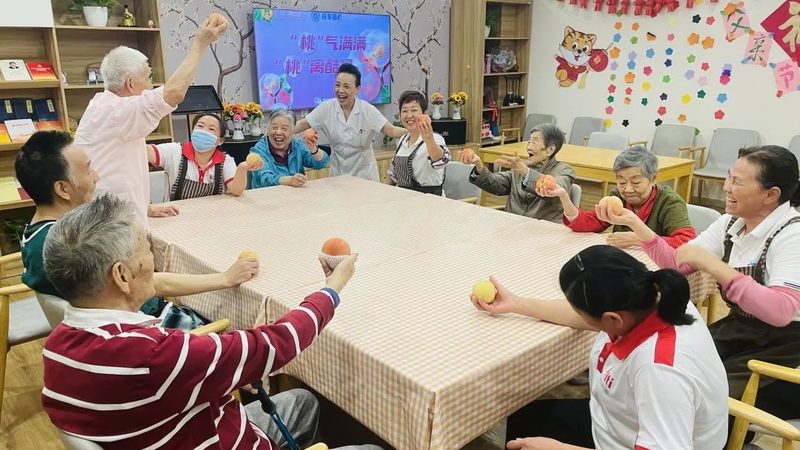 广州照顾老人护工费用：揭秘影响价格的关键因素**